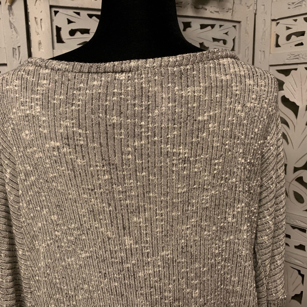ALYA BOHO SHADES OF SILVER & OFF WHITE TEXTURED LIGHT SWEATER WITH TASSELS - Picture 6 of 10